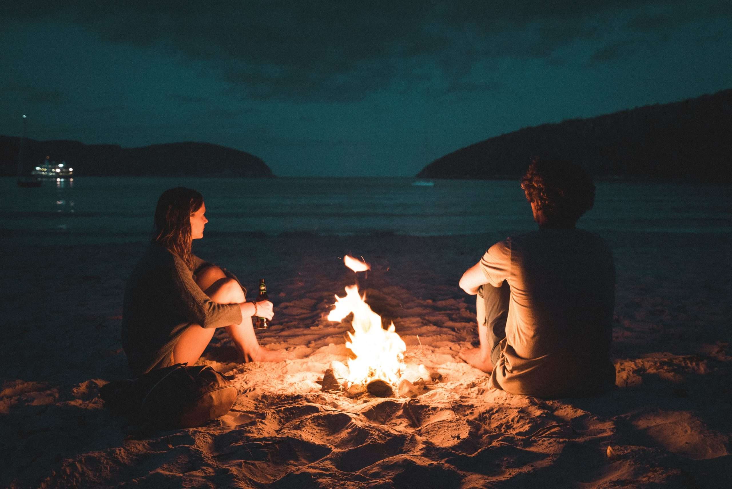 manuel-meurisse-EuCll-F5atI-unsplash What to Talk About on Tinder: 5 Hot Topics Girls Always Love