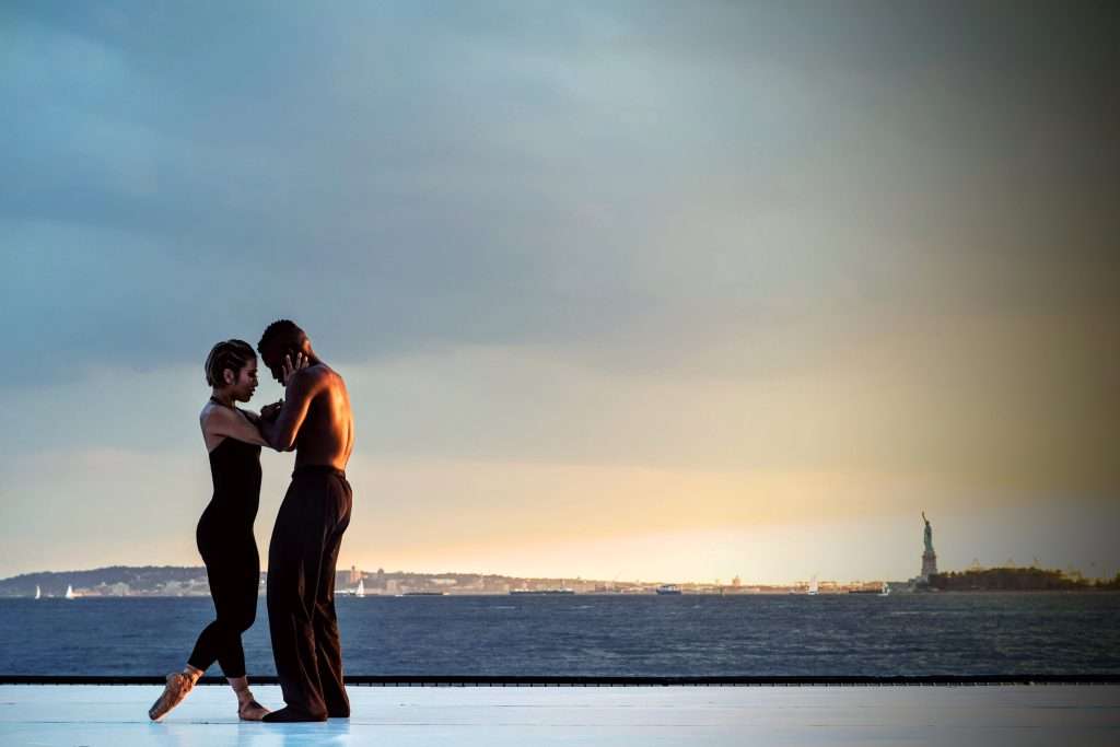 Tinder in San Diego: Top 10 Best Dating Site Tips to Find a Match if You're Single