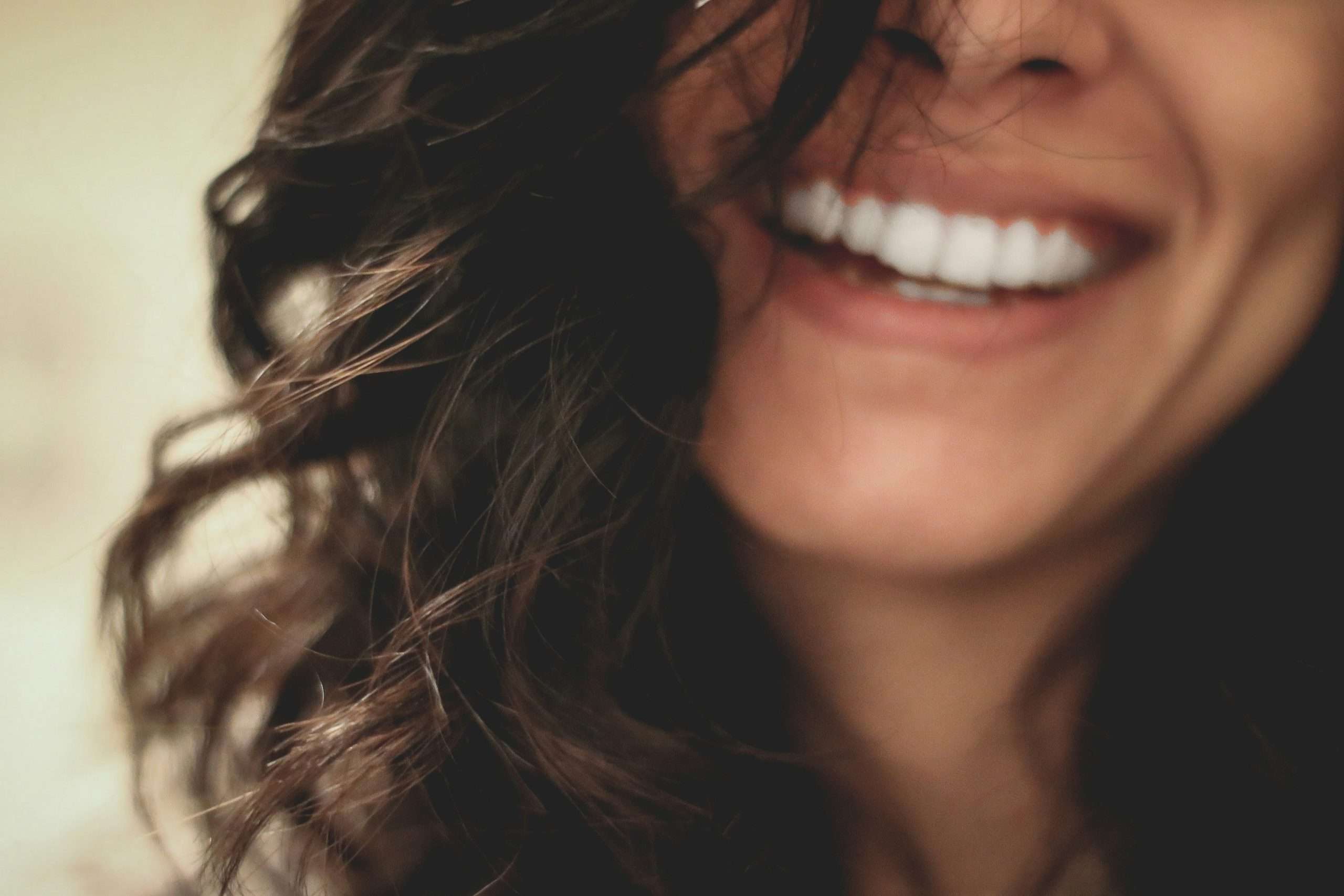 How A Better Smile Can Help You In Your Dating Life